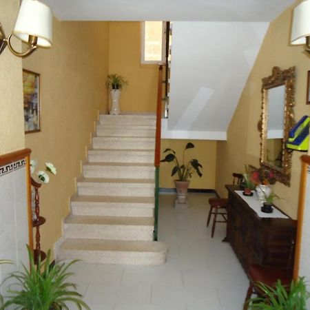 Hostal Los Claveles Baena Exterior foto