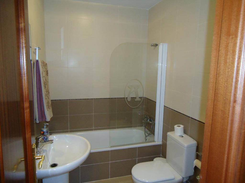 Hostal Los Claveles Baena Zimmer foto